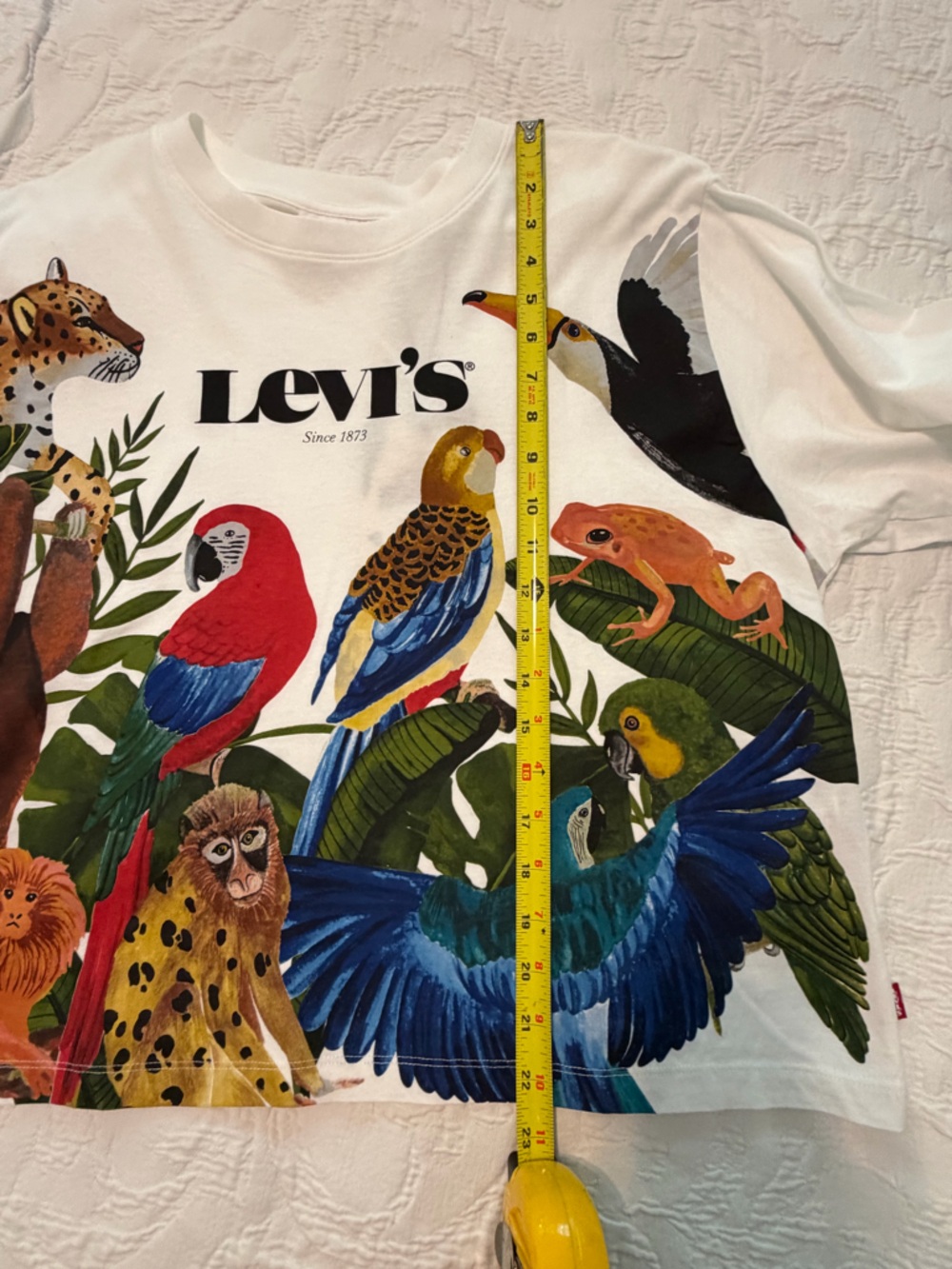 FARM Rio White Tee with Multicolored Tropical Birds & Wildlife - Picture 4 of 6